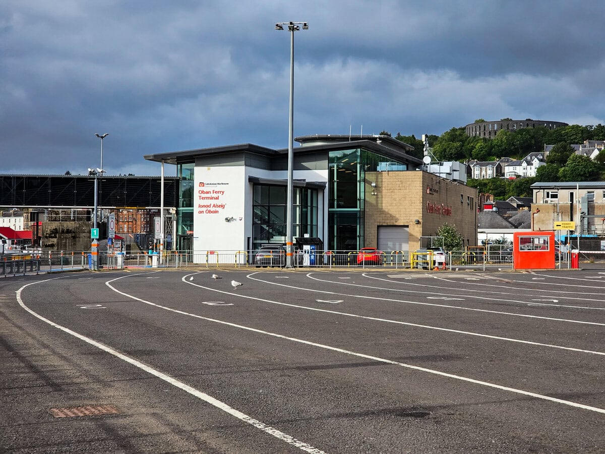 Fährhafen von Oban in Schottland