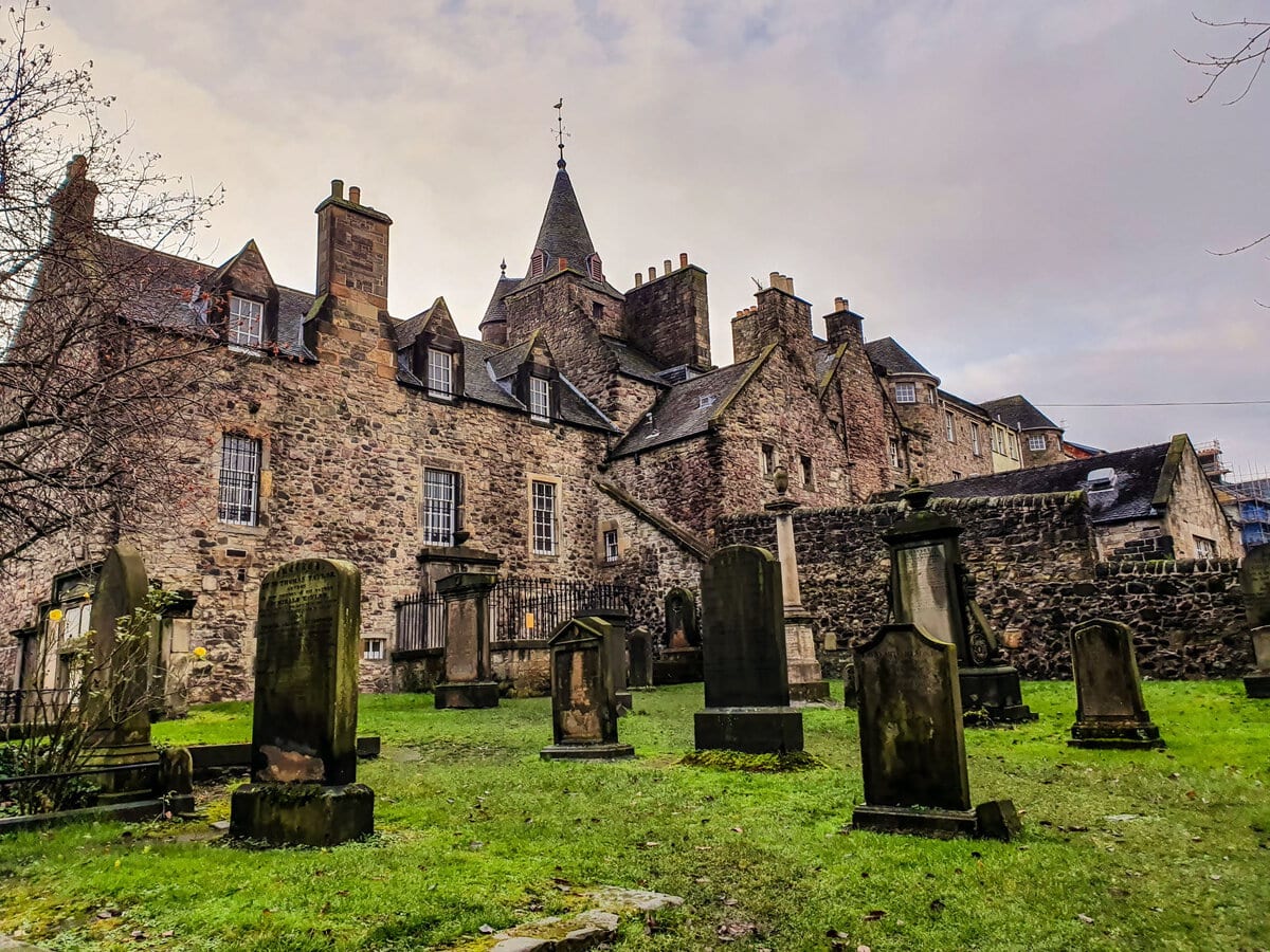Canongate Kirkyard in Edinburgh als Inspiration für Harry Potter?