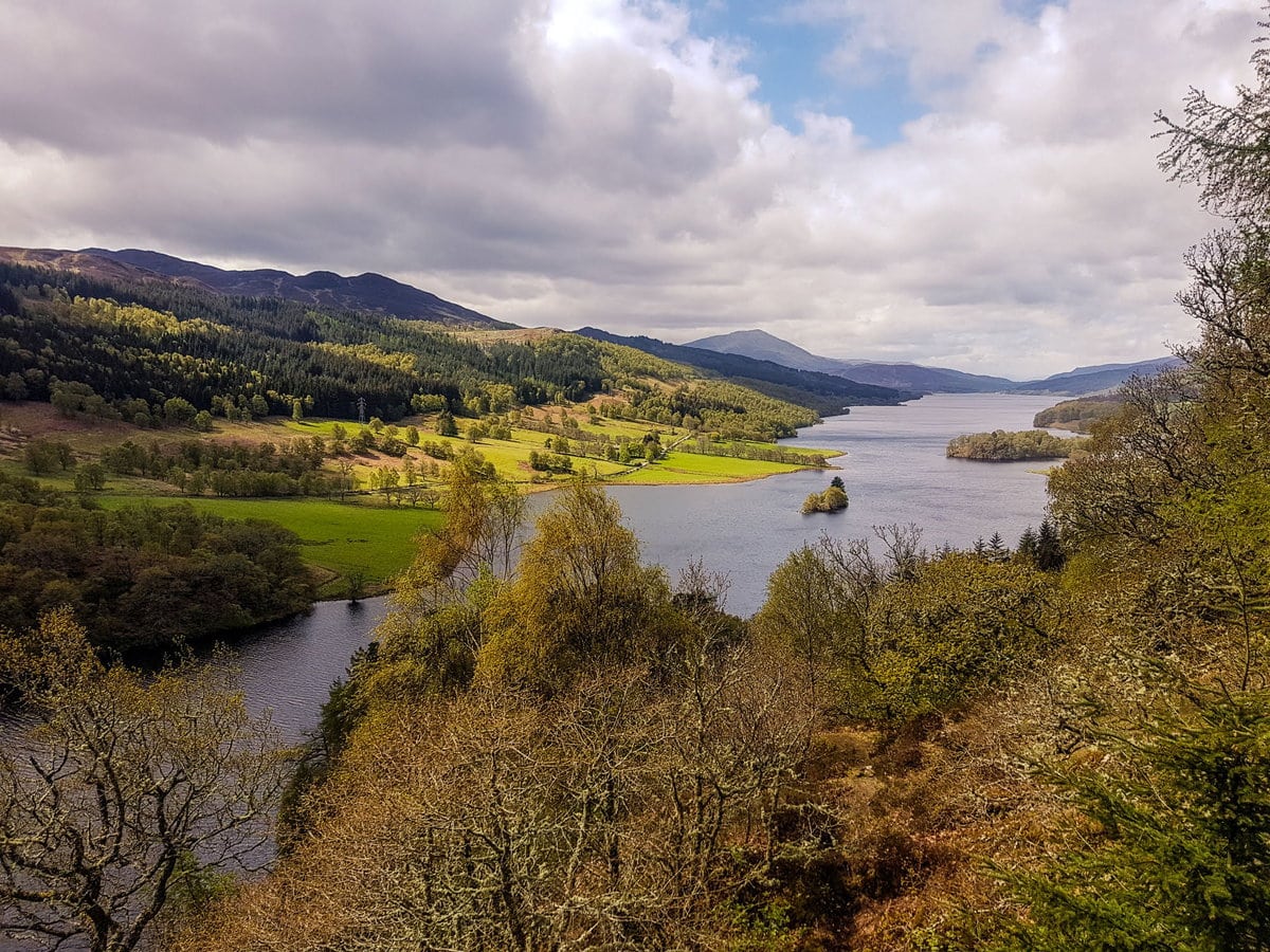 Queens View am Loch Tummel am Rande der Cairngorms in Schottland