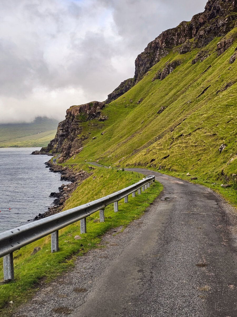 Straße nach Salen auf der Insel Mull in schottland