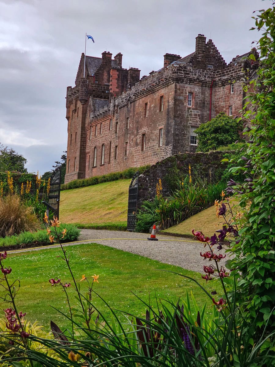 Brodick Castle auf der Insel Arran: Beliebte Sehenswürdigkeit