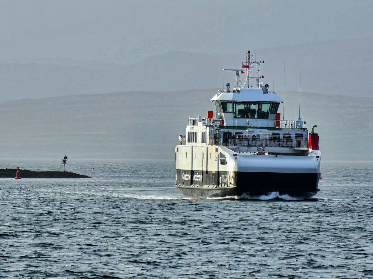Calmac Fähre zwischen Ardrossan und Arran