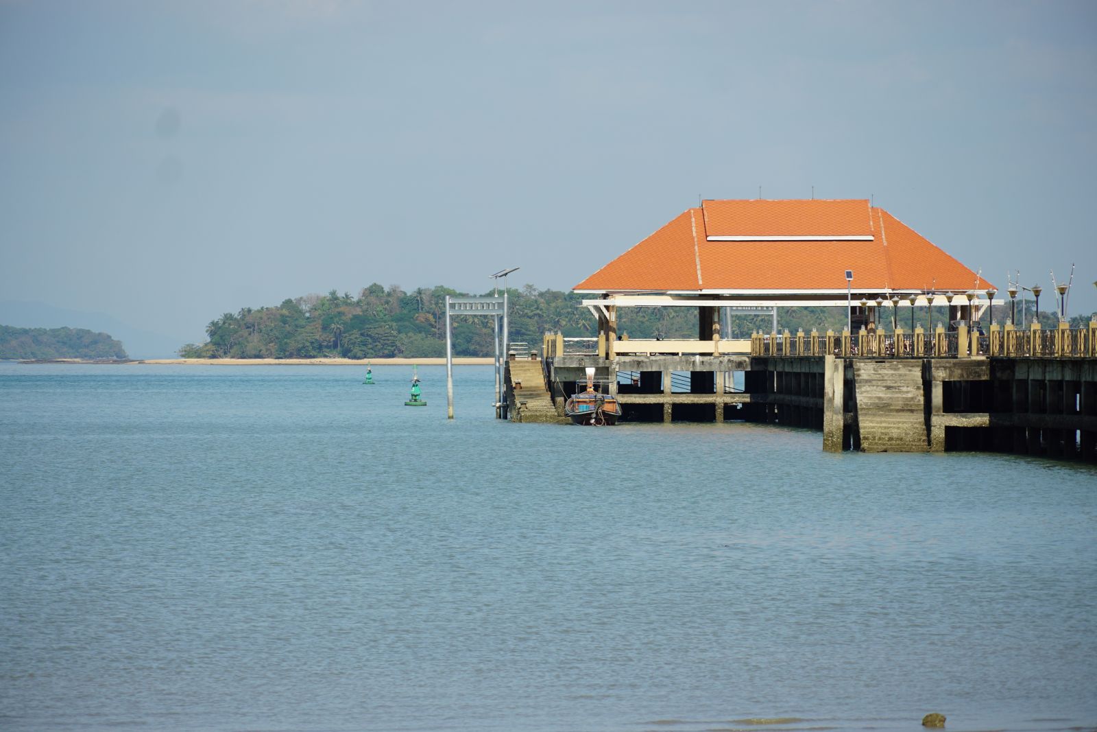 Blick auf Koh Por, von Koh Lanta Old town aus