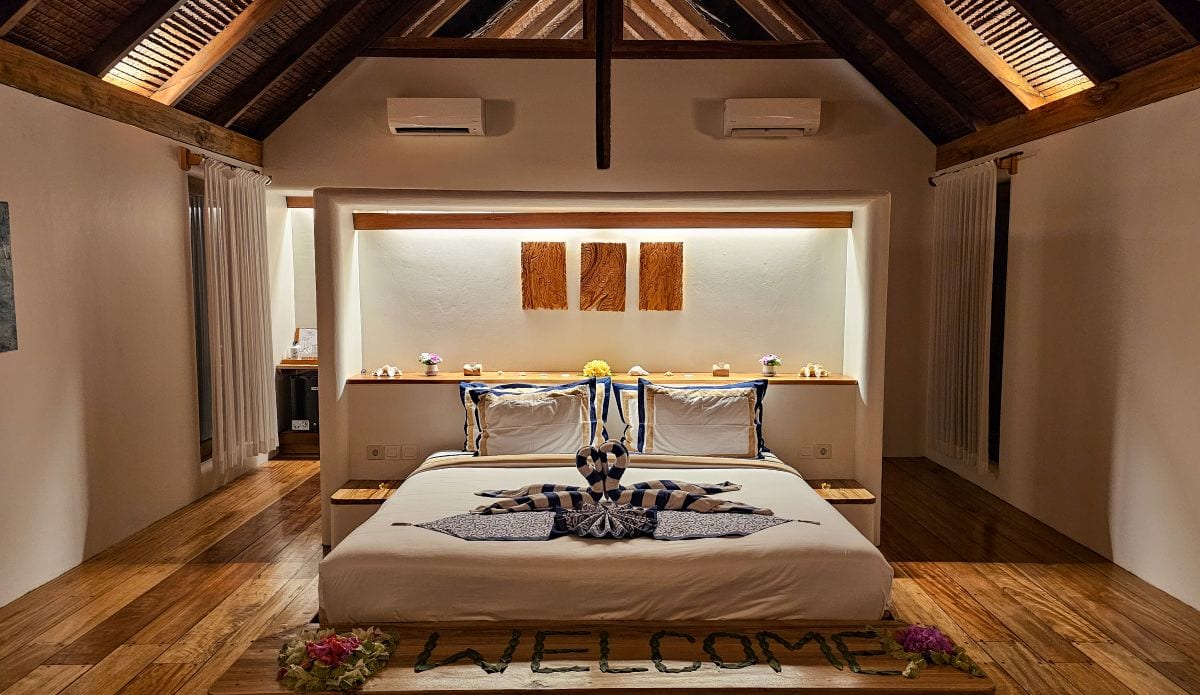 Innenraum einer Luxus Strandvilla auf Sulawesi