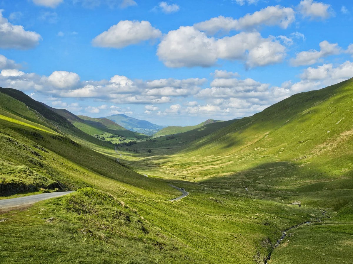Blick ins Tal vom Moss Force Wasserfall im Lake District