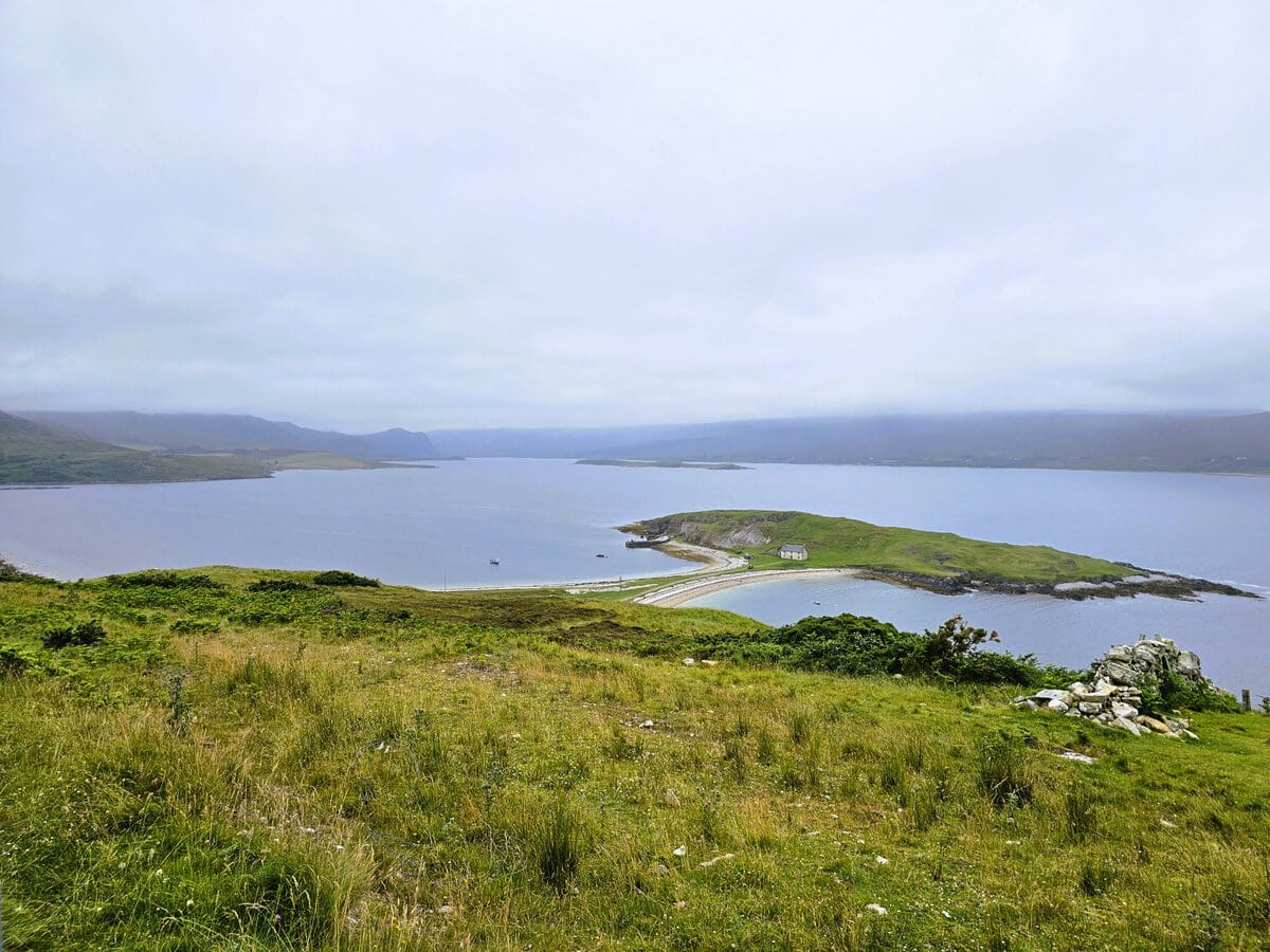 Viewpoint am Loch Eriboll auf die alte Kalkbrennerei