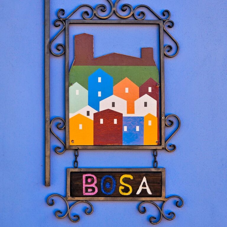 Bosa Reiseblog: Tipps und Erfahrungen für deinen Urlaub, Unterkunft, Altstadt und Strand