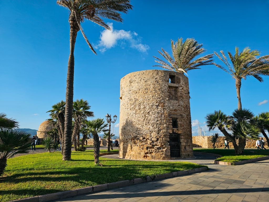 Turm in Alghero auf der alten Stadtmauer