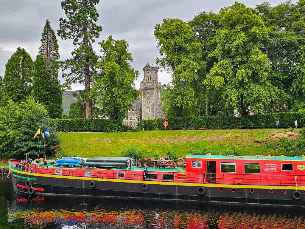 Hausboot und Urlaub auf dem Caledonian Canal