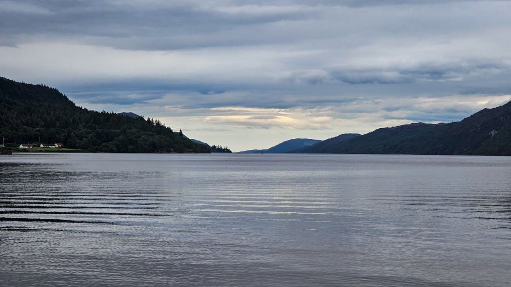 Loch Ness Viewpoint in Fort Augustus am Caledonian Canal