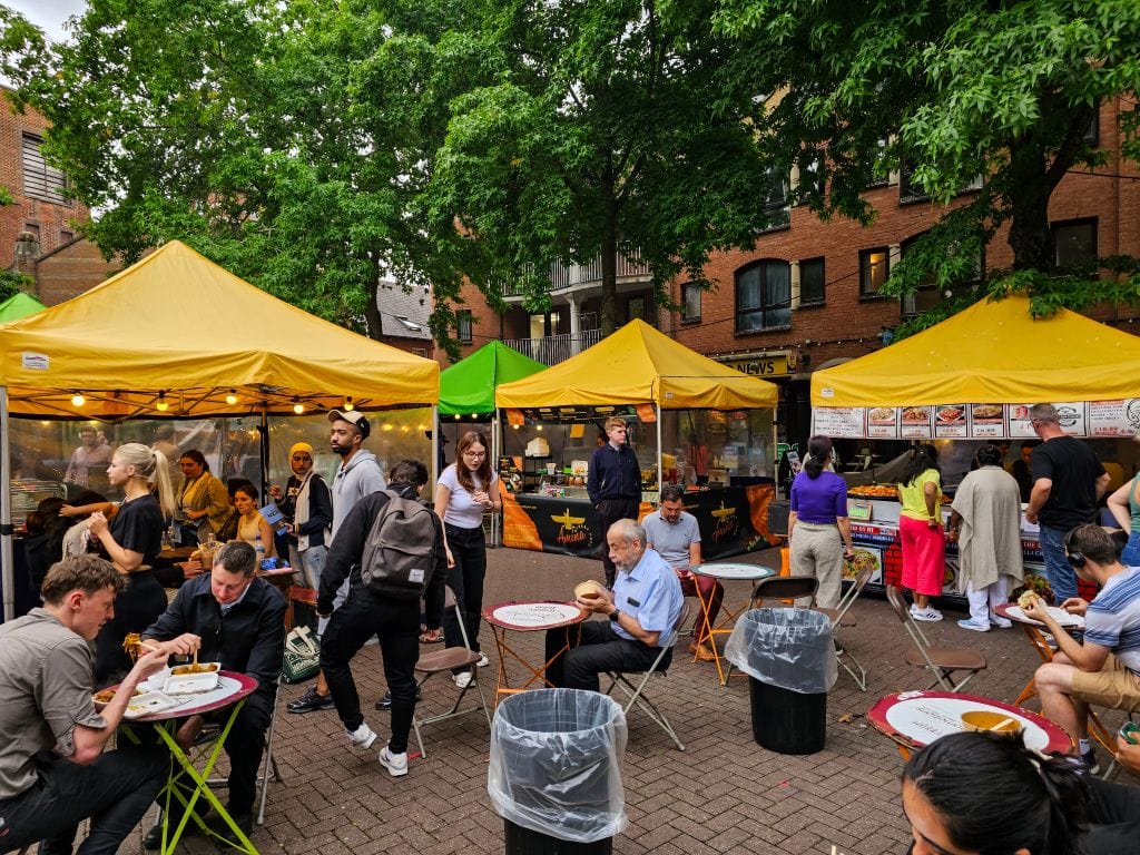 Street Food Market auf dem Glaucester Square in Oxford