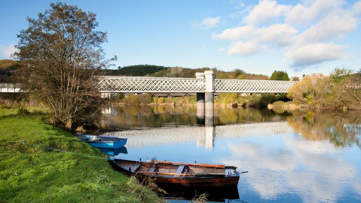 Fluss Tummel bei Pitlochry: Beliebter Ort für Outdoor-Aktivitäten