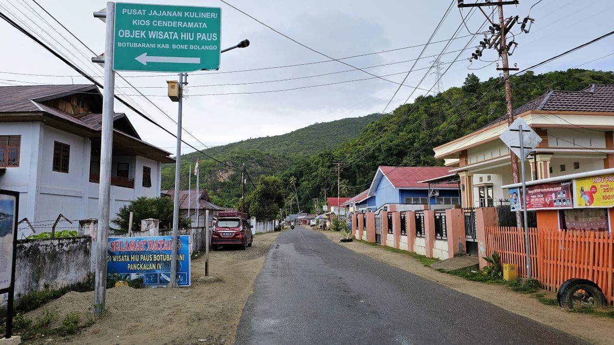 Ankunft in Botubarani, dem Ort wo die Walhaie vor Gorontalo schwimmen