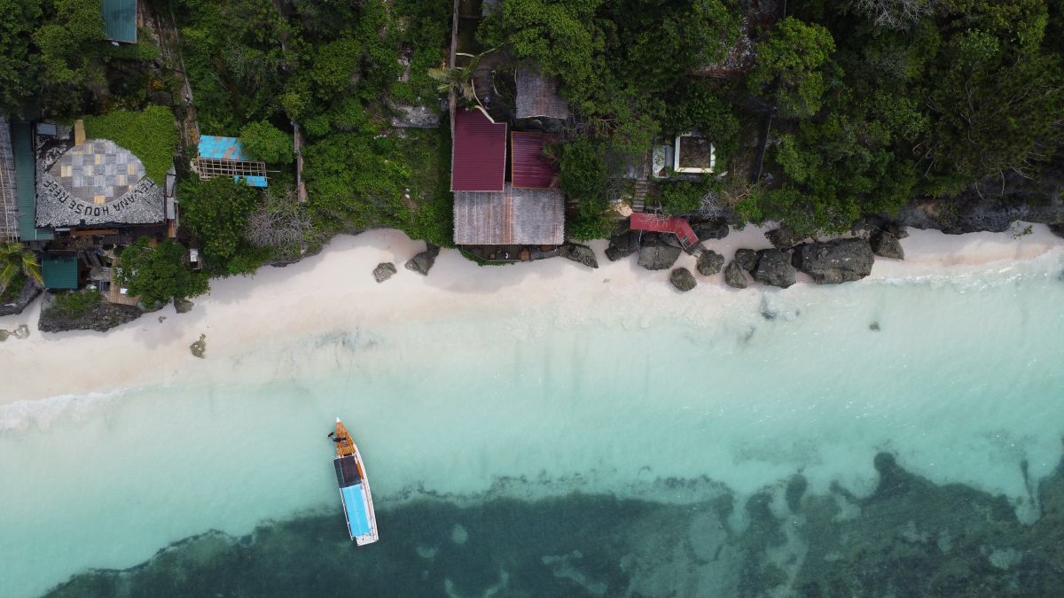 Strand von Bira im Süden von Sulawesi