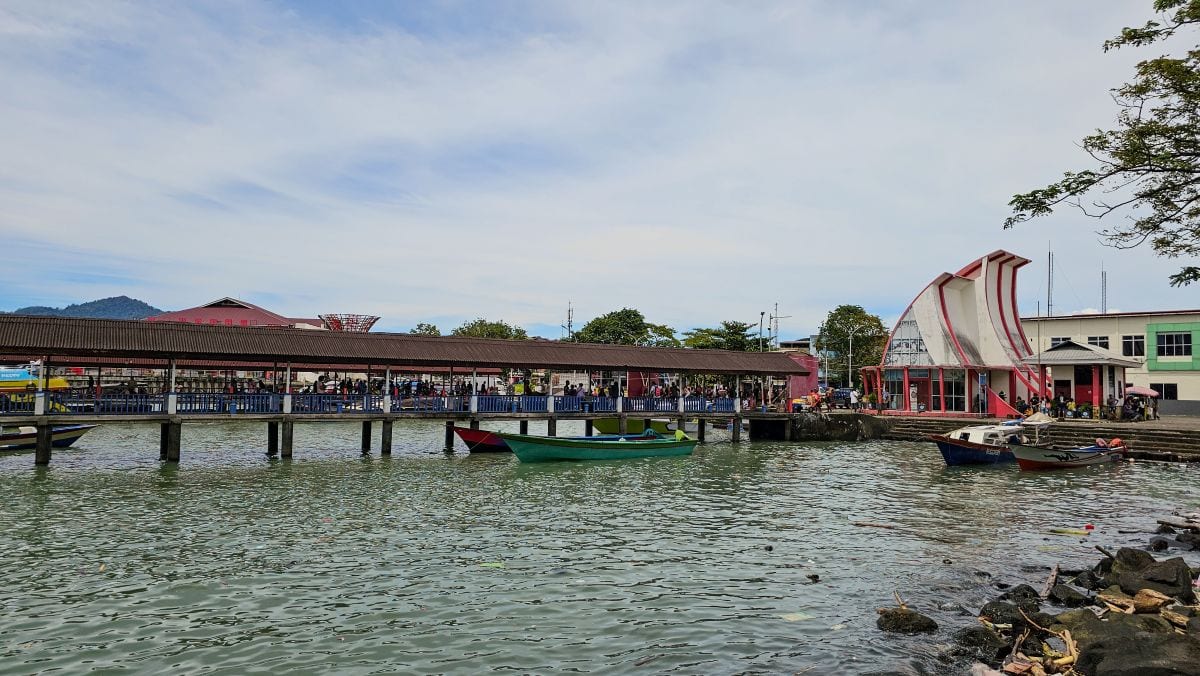 Hafen von Manado für die Anreise nach Bunaken