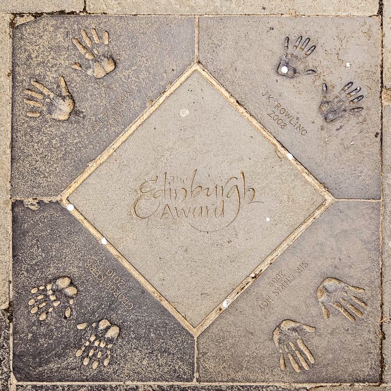 Handabdrücke von JK Rowling und anderen Gewinnern des Edinburgh Awards