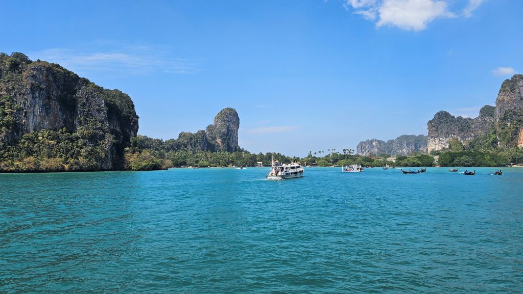 Mit dem Longtail Boot von Ao Nang nach Railay