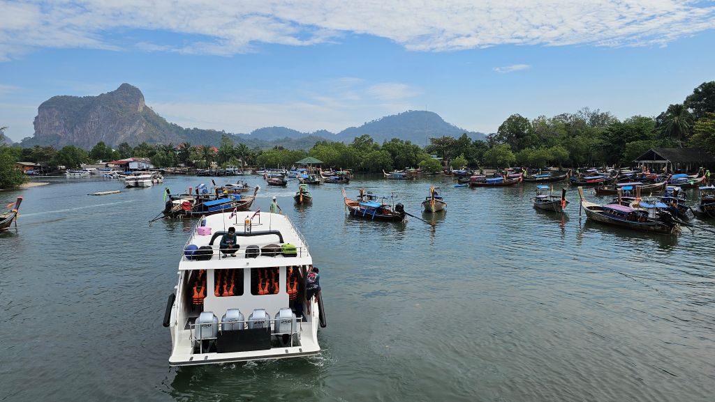Am Nopparat Thara Pier in Ao Nang: Weiterreise