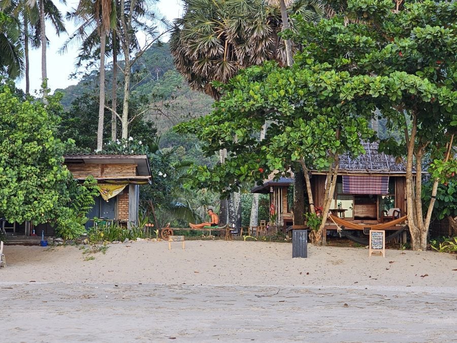Last Beach Resort am Khlong Chak Strand auf Koh Lanta