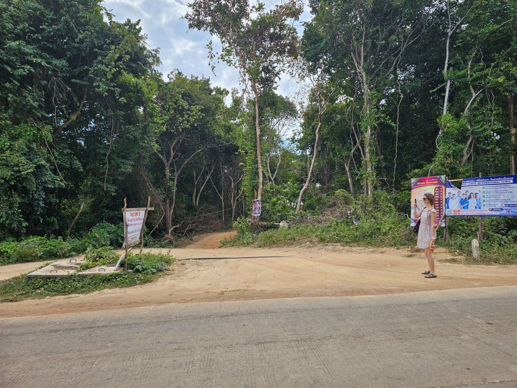 Eingang Nui Beach auf Koh Lanta
