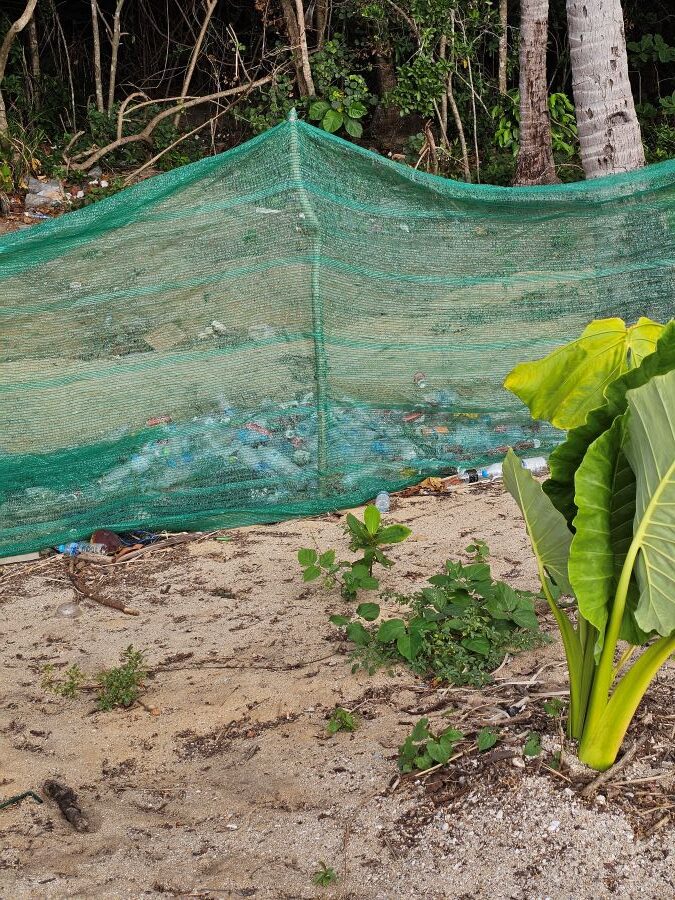 Müll am Nui Beach auf Koh Lanta