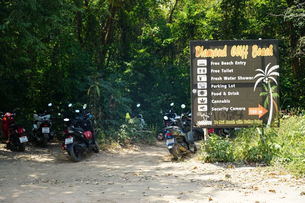 Eingang zum Nui Beach auf Koh Lanta