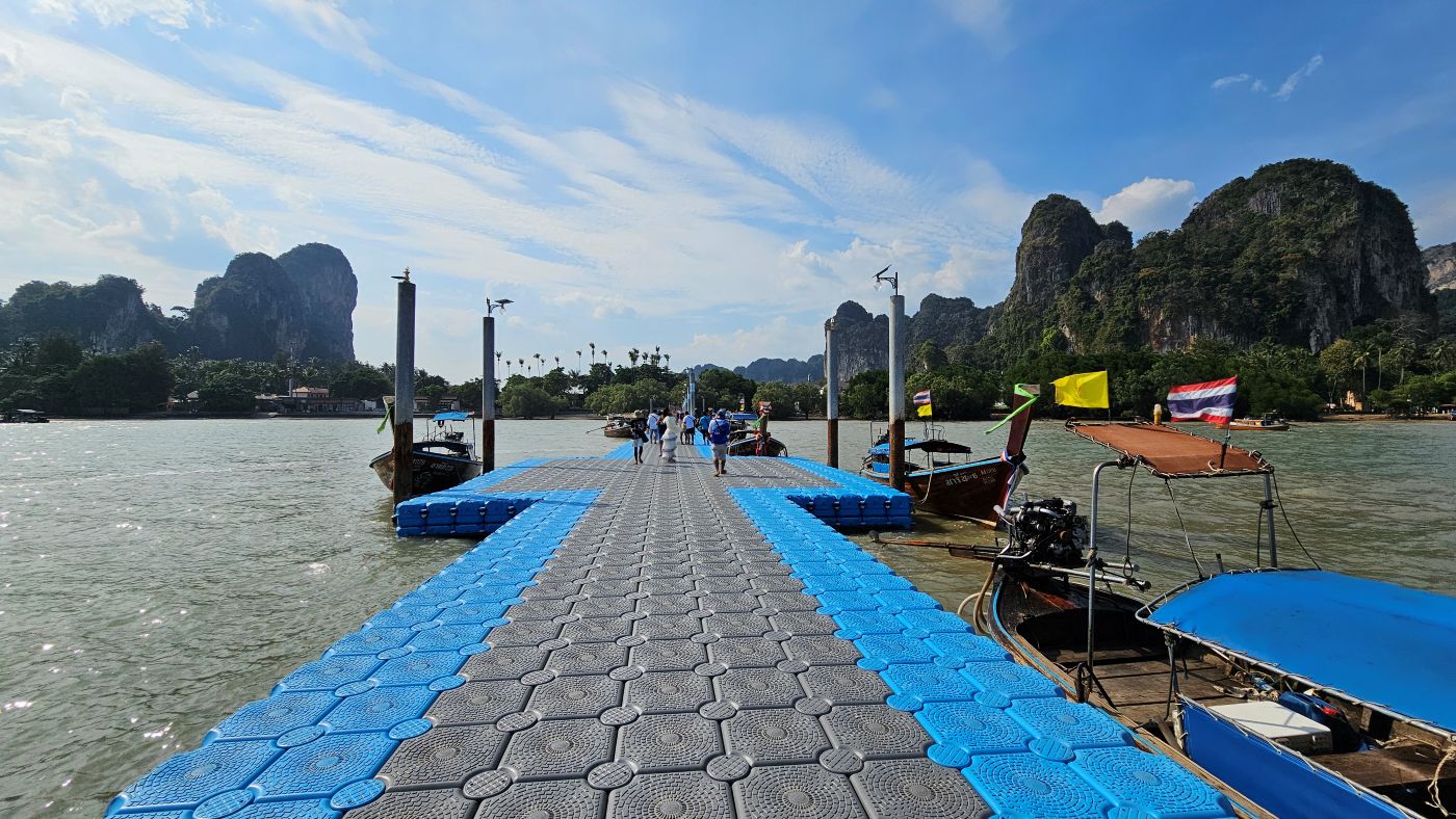 Ankunft mit dem Boot auf Railay
