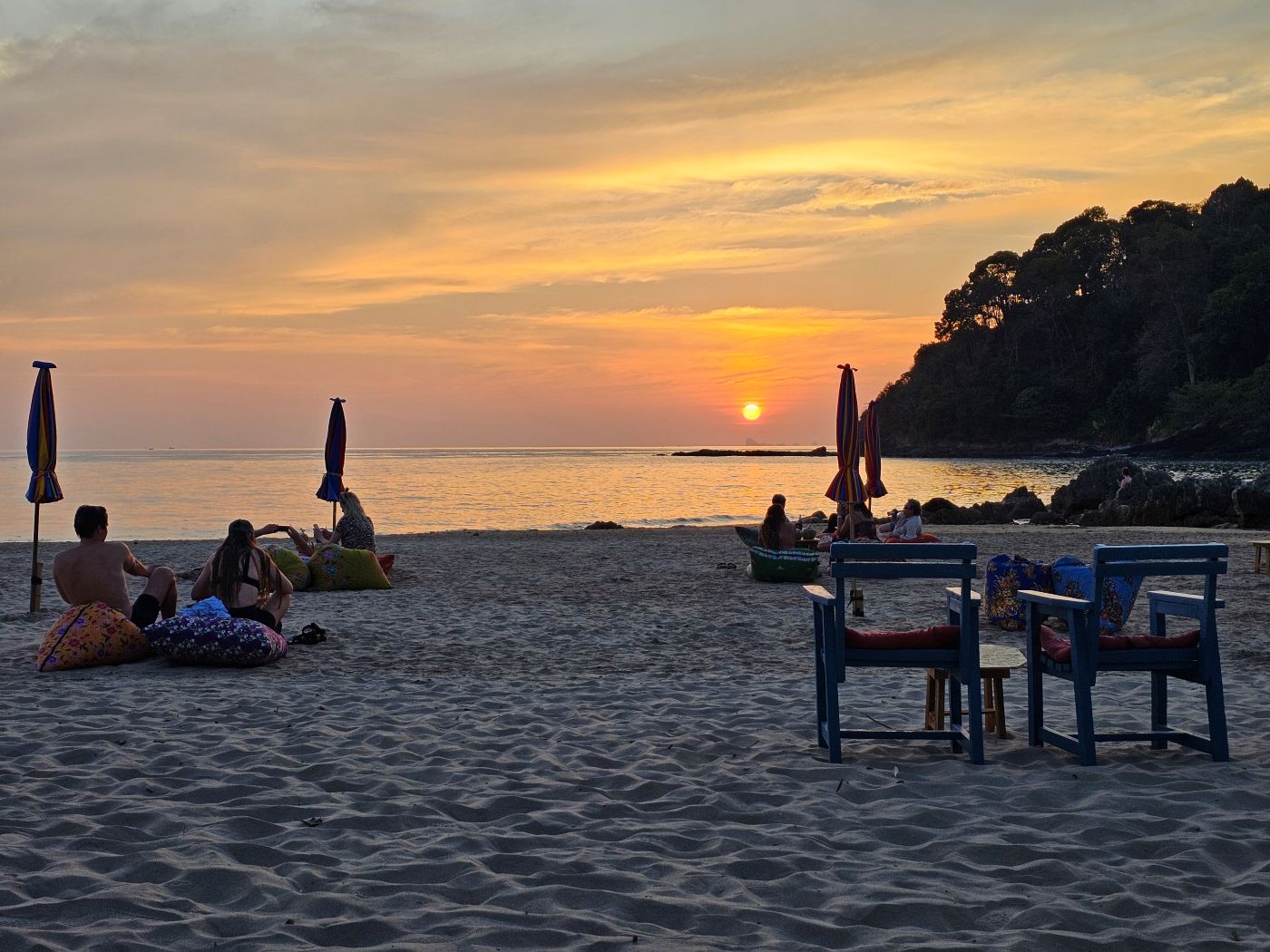 Sonnenuntergang am Khlong Chak Beach auf Koh Lanta