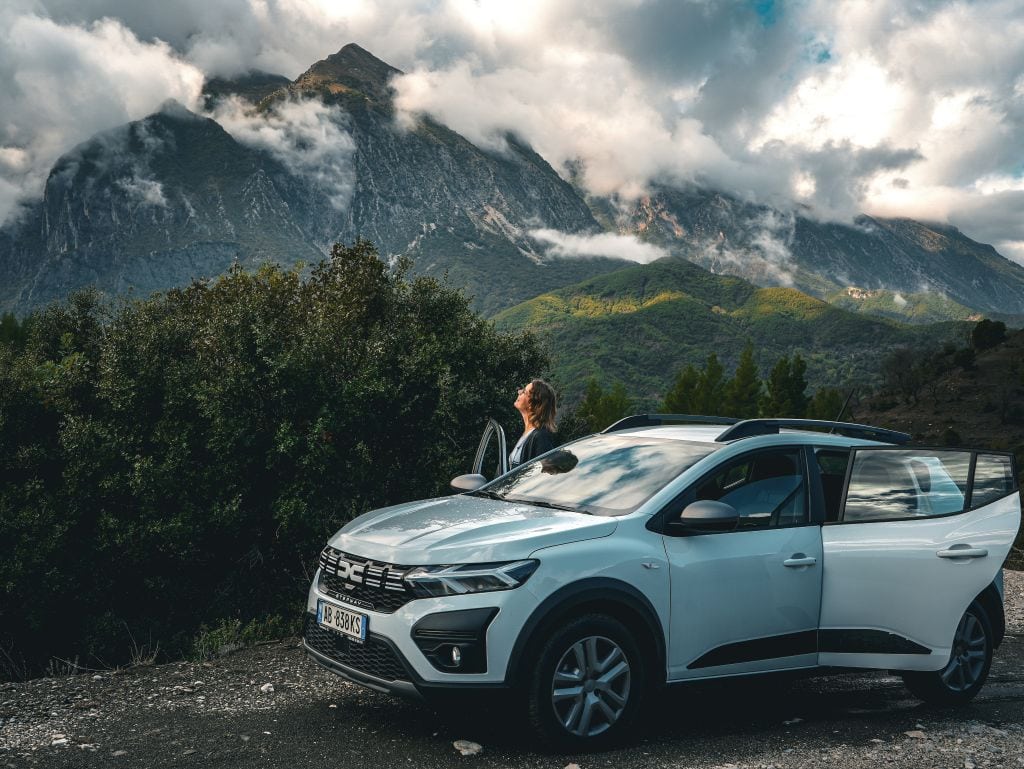 Tipps zum Autofahren und Mietwagen in Albanien