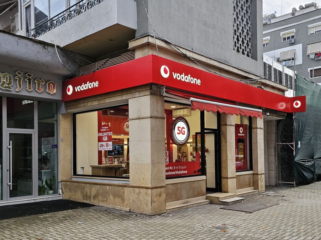 Vodafone Shop in Albanien, hier kann man SIM-Karten als Tourist kaufen