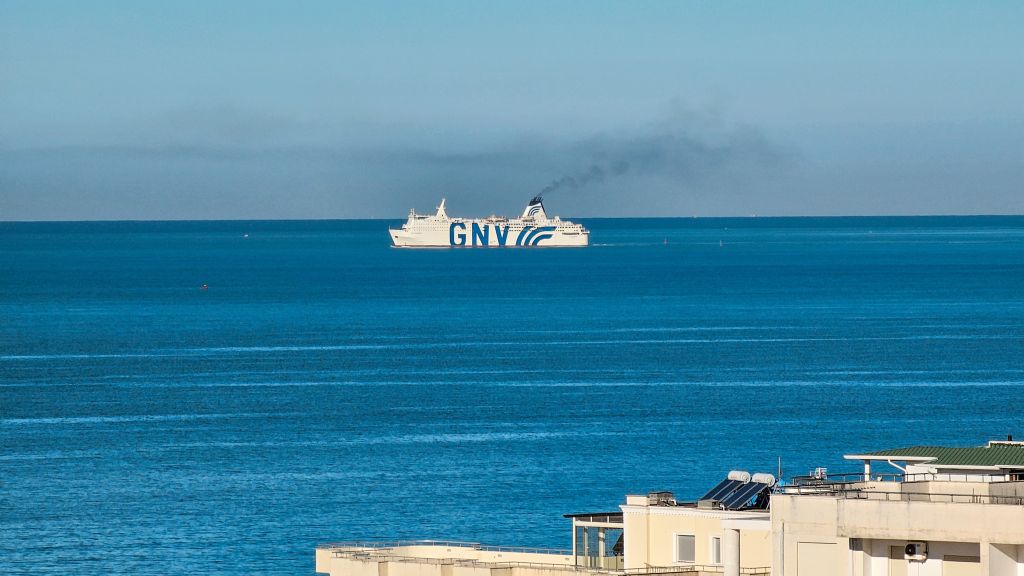 Fähre in Durres: Nach Bari und Ancona