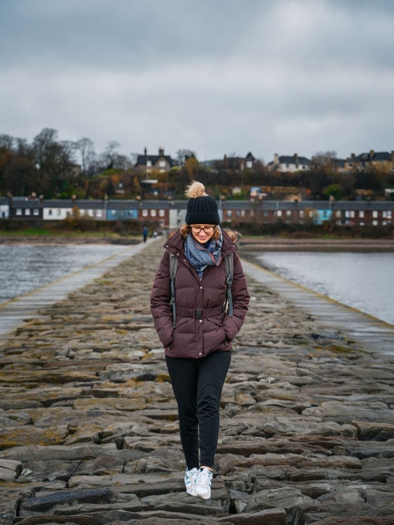 Spaziergang im Winter am Meer in Leith