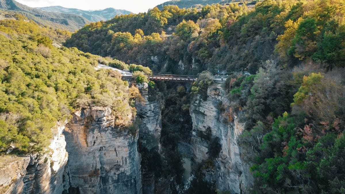 Osumi Canyon und Osumi Canyon Brücke