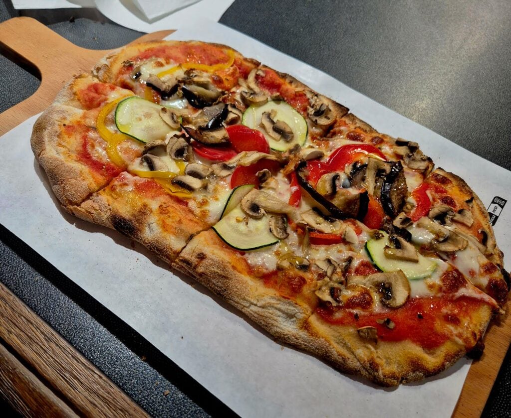 Pinsa in der Markthalle von Colmar