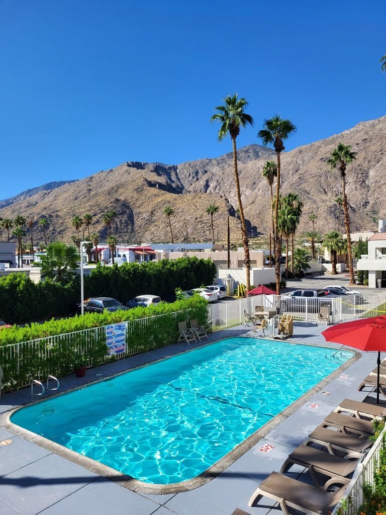 Pool unseres Motels in Palm Springs