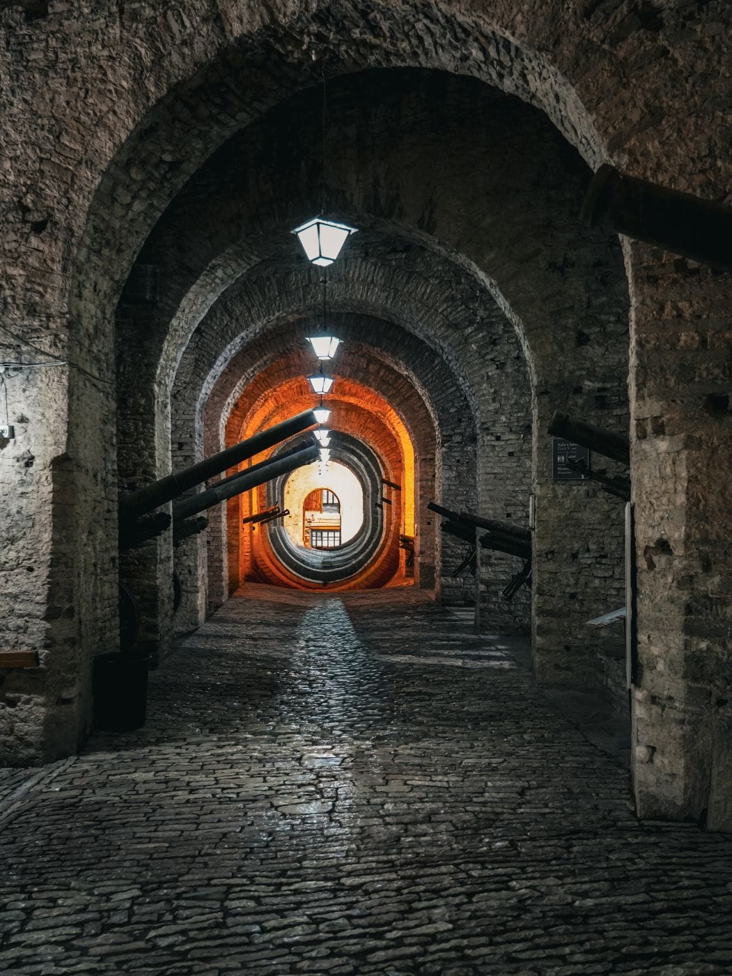 Im Inneren der Burg von Gjirokastra