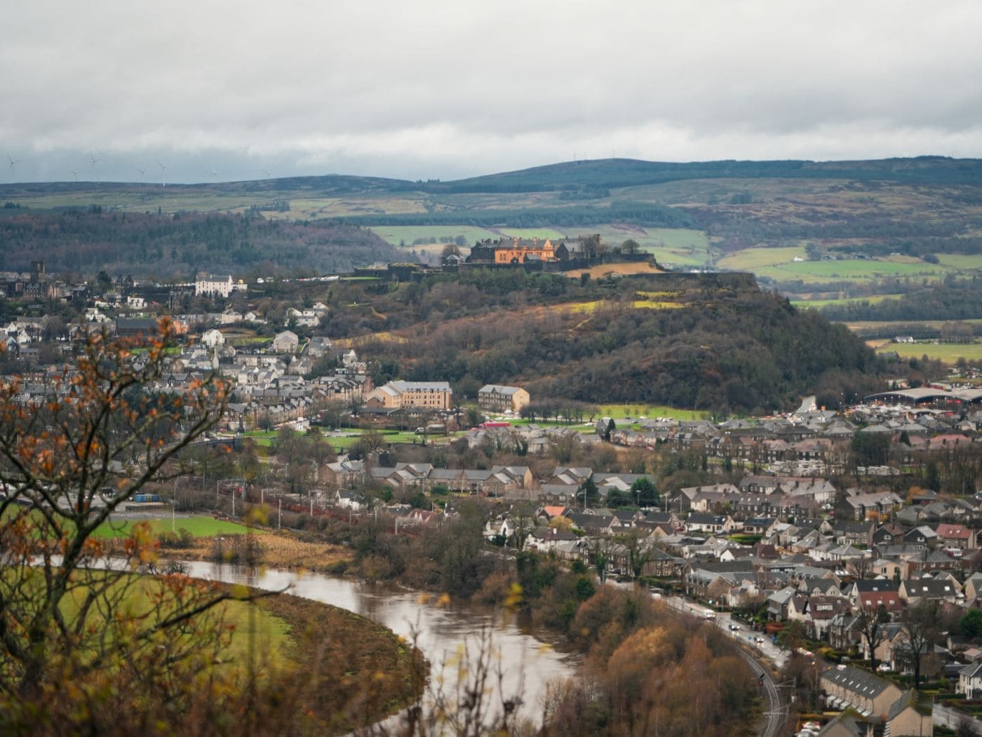 Blick auf Stirling Castle vom Wallace Monument