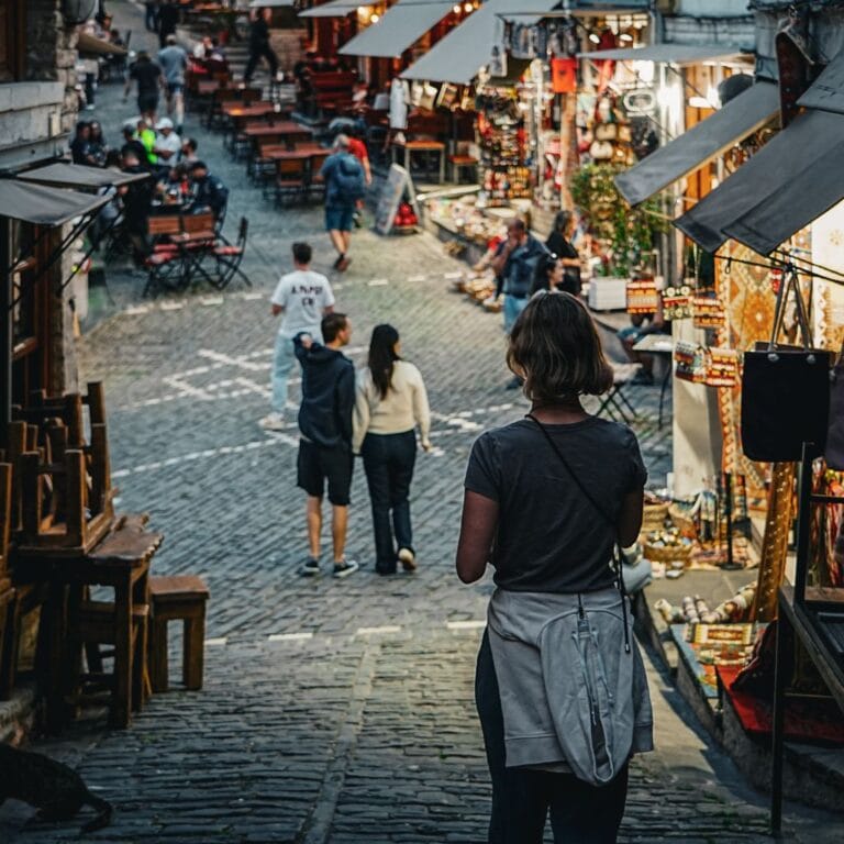 Unsere Tipps zu den Sehenswürdigkeiten von Gjirokastra, Erfahrungen zur Altstadt und Empfehlungen für Unterkünfte.