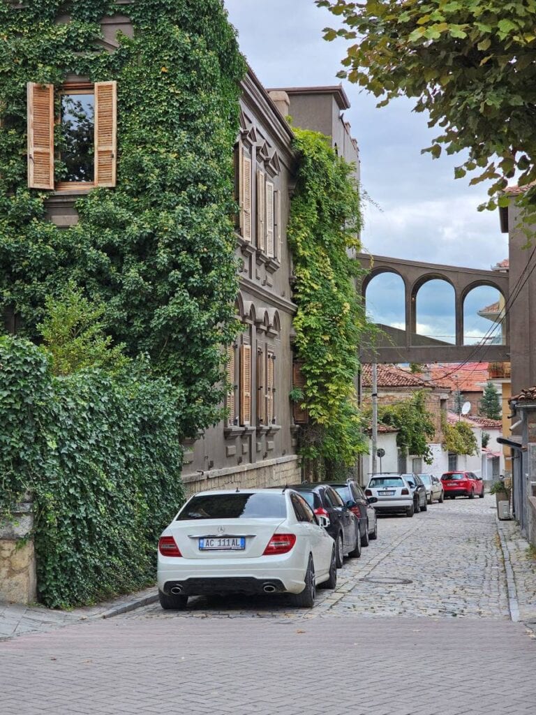 In den Gassen der Altstadt von Korca