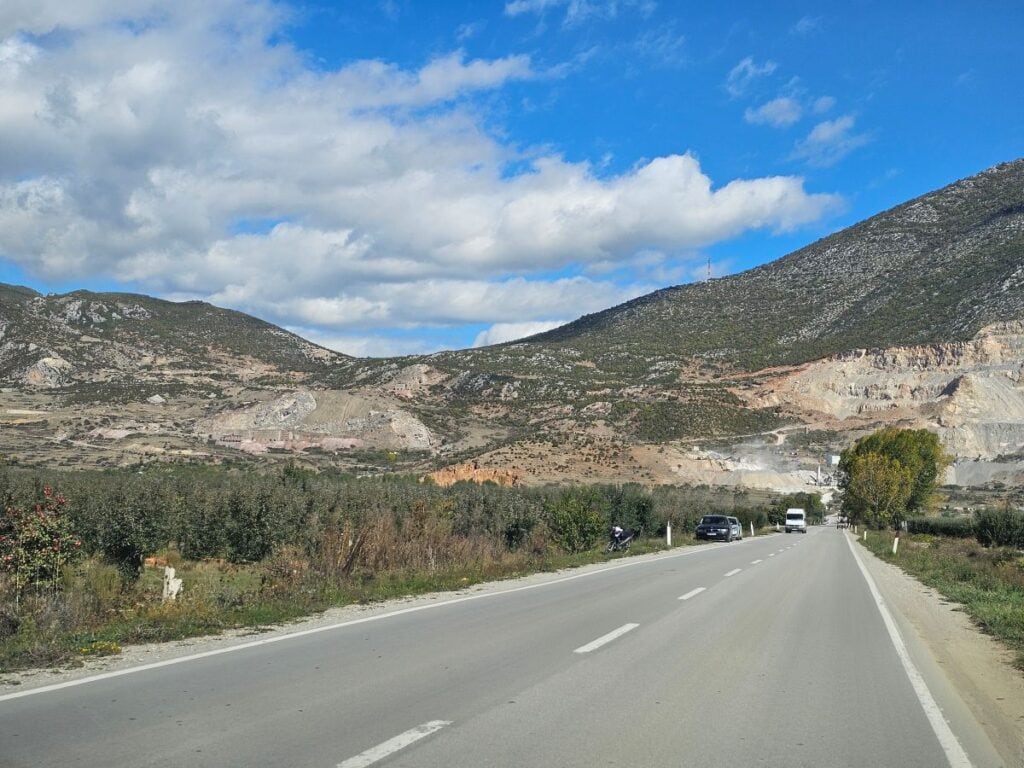 Apfelbaum-Plantagen auf der Hocheben von Korca