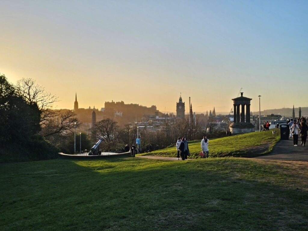 Calton Hill zum Sonnenuntergang