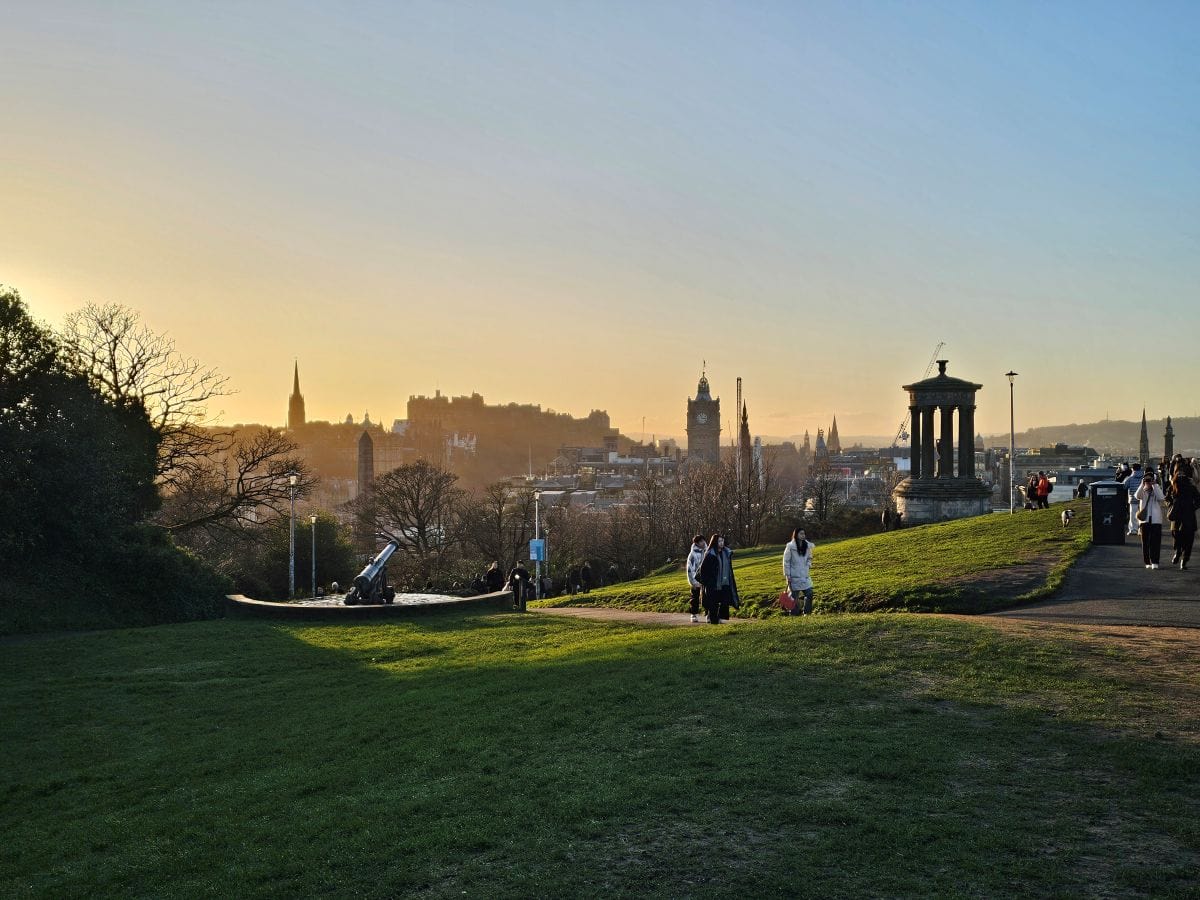 Calton Hill zum Sonnenuntergang