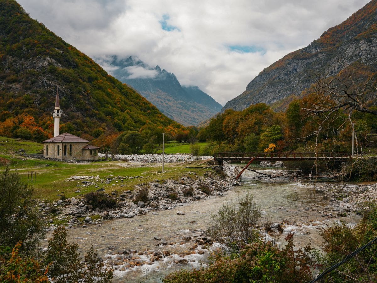 Moschee in Dragobe im Valbona Tal