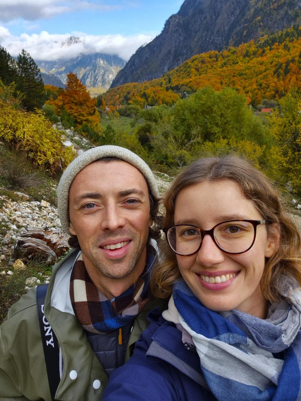Chris und Theresa von Reisekröten im Valbona Tal in Albanien