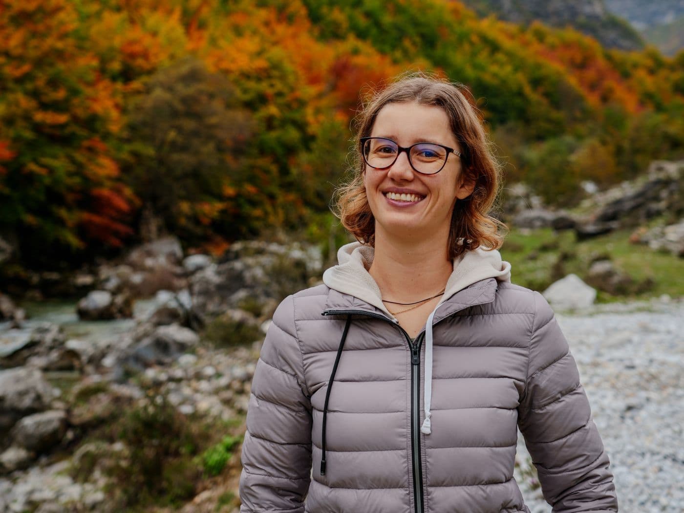 Theresa von Reisekröten im Tal von Valbona in Albanien