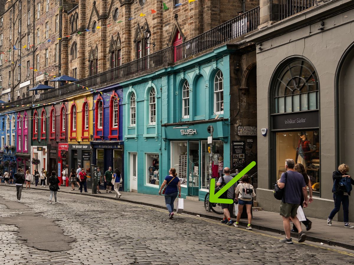 Ausgang der Upper Bow Steps auf die Victoria Street