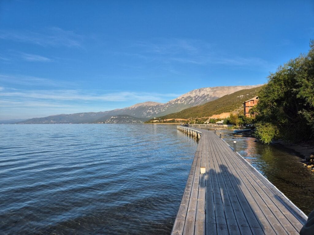 Ohridsee in Albanien, im Ort Tushemisht