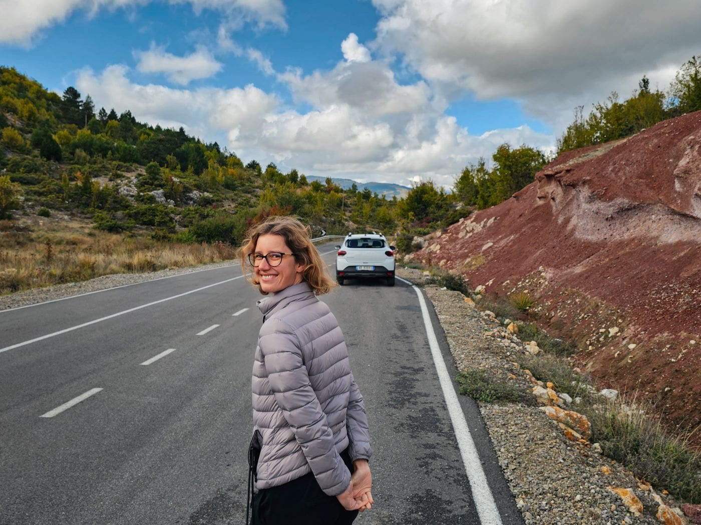 Geheimtipps für den Roadtrip durch Albanien: Von Permet nach Korca