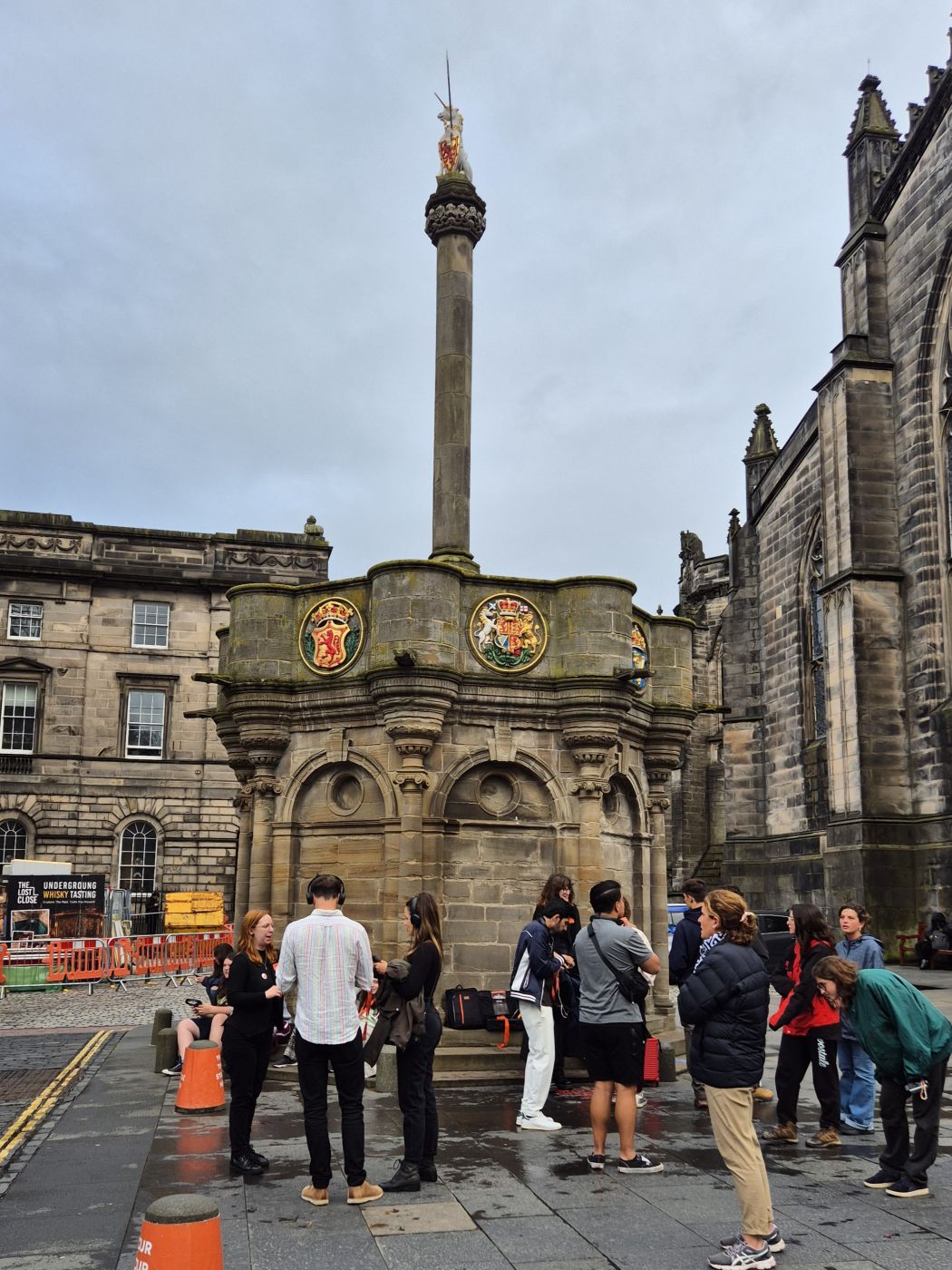 Das Mercat Cross in Edinburgh