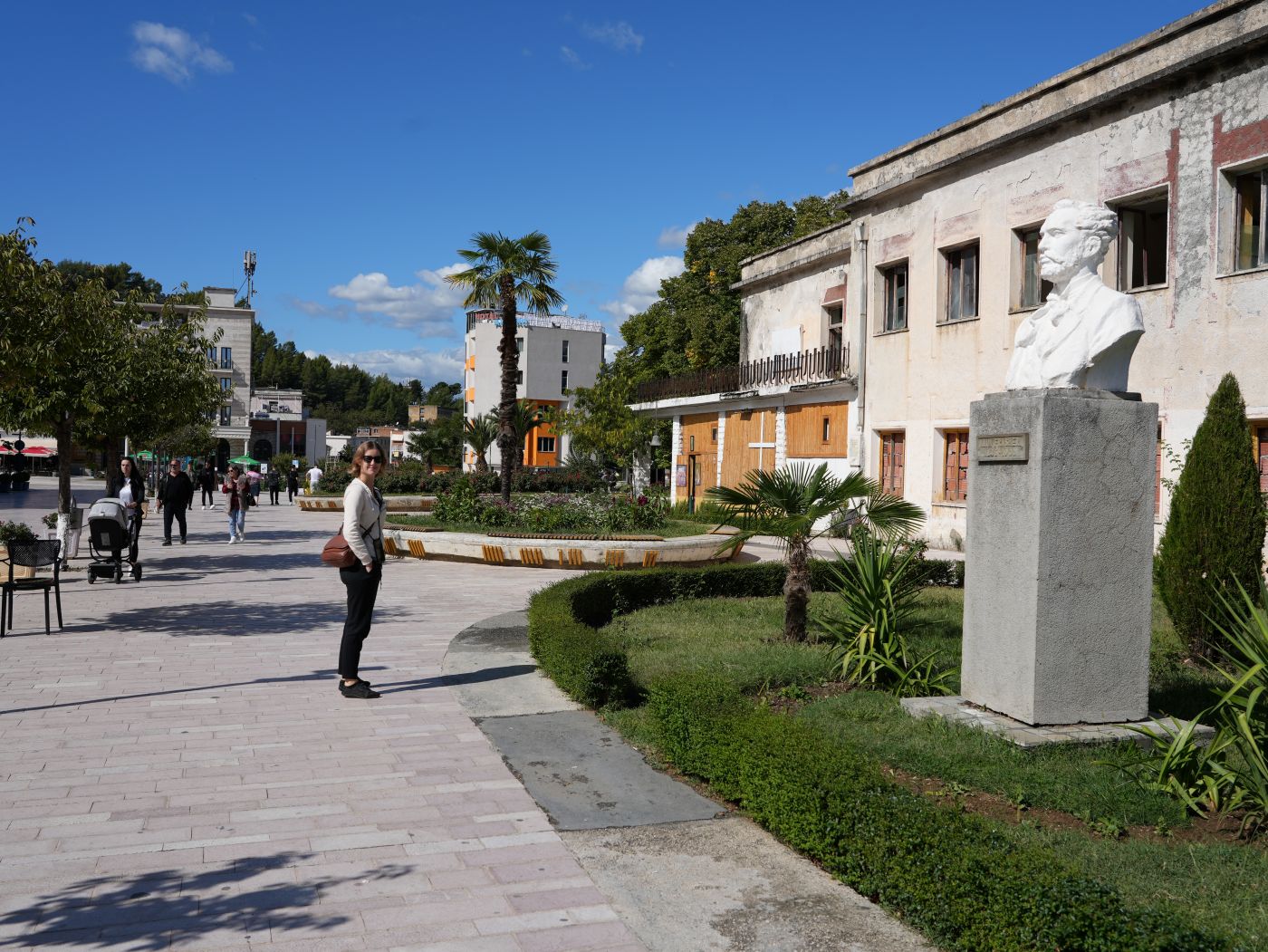 Theresa von Reisekröten in der Stadt Permet in Albanien